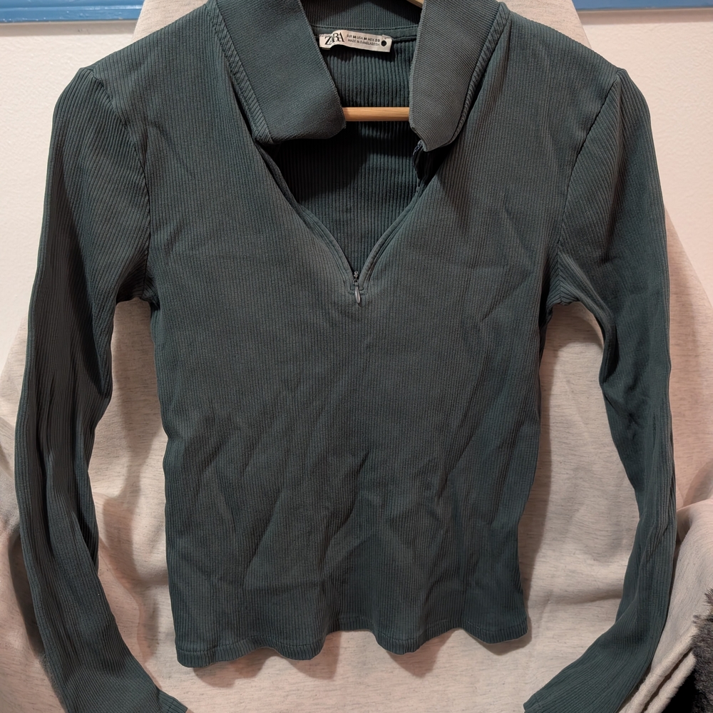 Zara Ribbed Knit Top in Dark Gray